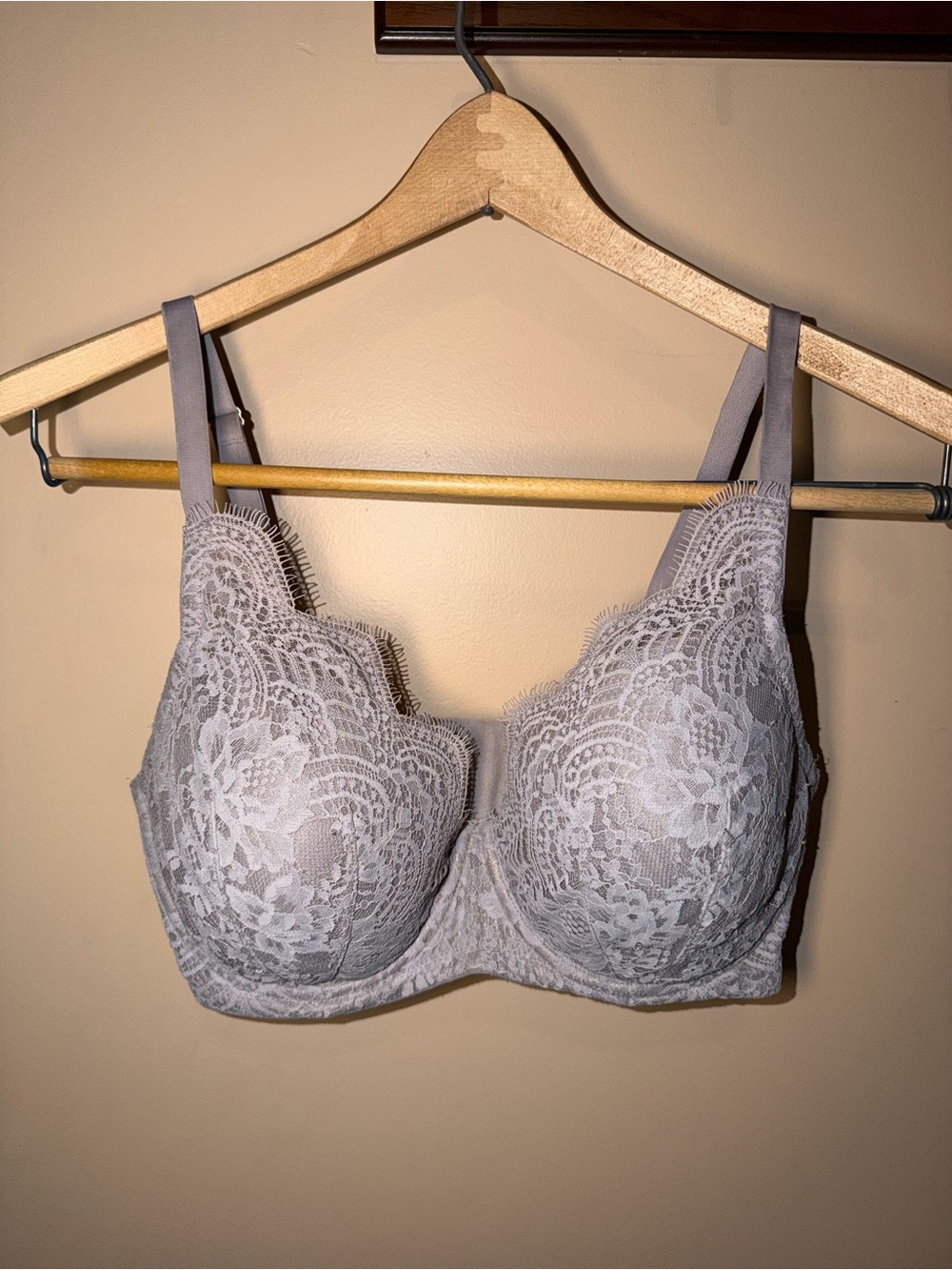 Victoriaโs Secret Grey Lace Dream Angels Lined Demi Bra